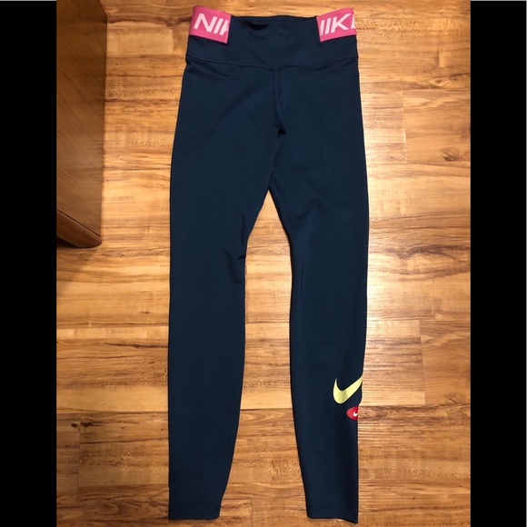 Women's New Nike Leggings Size Small